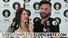 Elo sucks Sara Blonde's tits in spicy room?