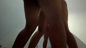 terbaik adik tiri dan adanya ngentot saat orang rumah pergi dengan blowjob doggystyle