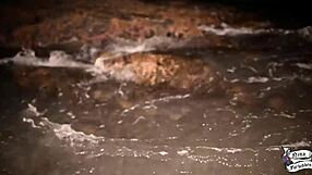 novinha se masturbando na praia com big ass orgasm and squirting