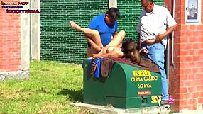 La Perra Danna Hot Les Pide Verga A Dos Gordos Y La Follan En La Calle Parte 3