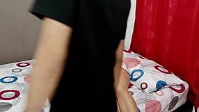 puta venezolana seduce hijastro con oral mientras esposo viaja