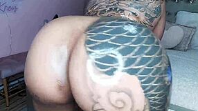 Admiration of the black pussy with oil and twerking