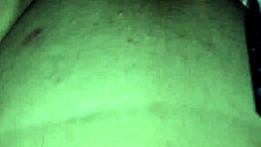 corno preparando a esposa para entrega ao seu comedor ele gosta de buceta lisinha