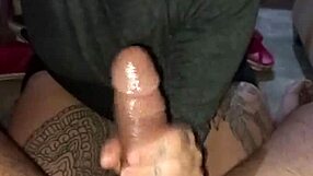 Rubia receives all the cum on her face