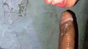 Rubia receives all the cum on her face