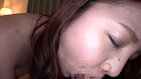 Yo, Bu Şirin Genç 18+ Dev Üveybabasının Sikini 3 Gün Boyunca Oyalar!