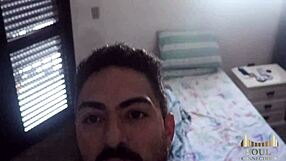 esposa rouba o cobertor do marido e pra se redimir pede pra ele encher a boca dela de porra luc�o e lunna vaz