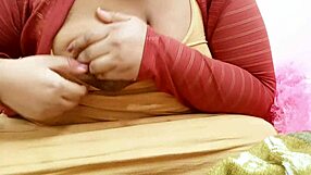 Indian Desi Aunty Tits Exposed