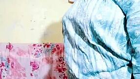 Big ass Indian stepsister fucked by her stepbrother, she cums on his dick, her ass is very sexy.