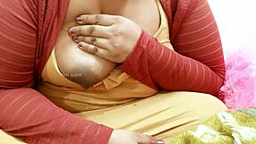 Indian Desi Aunty Tits Exposed