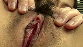 ロシア人ハーフで美白美人の美月アンジェリアちゃんがついに「マンコ図鑑」に登場 1