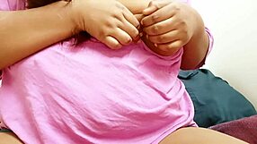 Desi Sexy Aunty Shows Off Her Big Tits!