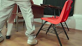 estudiante chupandola y cogiendo en salon por fin mi fantasia