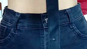 jugando con un cinturón i