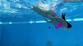 jessica lincoln's sexy underwater bathing