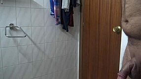 내 새엄마가 자위하는 거 보고 끼어들었어