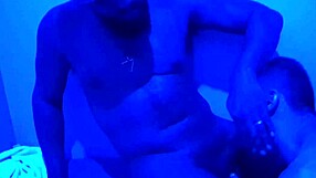 Soldado dando gostoso pro negao na sauna