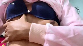 Masturbando travesti...