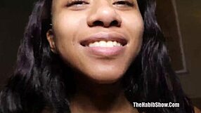 Корейската Amari Gold лиже и смуче пръсти за BBC Jovan Jordan