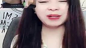 Jin Xinh Bunny's Full-Face Live Show While Chatting