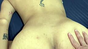 my friend gives me in the ass but it hurts me that he puts his dick in me ass me duele que me den por el culo pero disfruté su semen caliente dentro