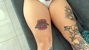 Mi Ex Novia Muestra Bragas Sucias!