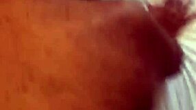 o novinho ativo socando o meu cu guloso