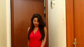 Ne morem verjeti, da me je seksi soseda pretentala v outdoor seks z velikim kuro