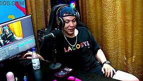 andressa sanchez sensualizes for ruan, shows ass and cock on camera