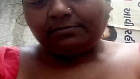 indian milf with big tits chats about her wife life 😍