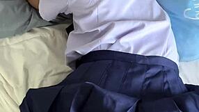 Har du någonsin provat att knulla en söt 18-årig thailändsk student?