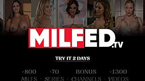 Milf θεραπεύτρια δελεάζει νεαρό 18+ πελάτη με σεξ για να θεραπεύσει την κατάθλιψή του