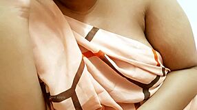 Indian Sexy Aunty With Big Tits