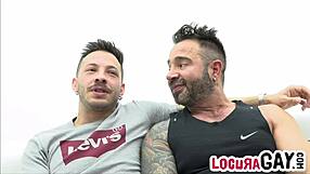 Locuragay - John Brachalli Pounds Martín Mazza Hard on the Sofa