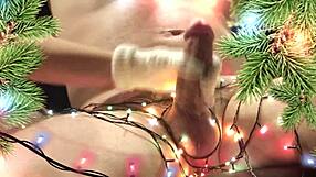 Housewife gets a steamy Christmas gift from her neighbor