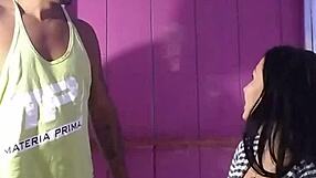 comendo a coroa gostosona depois de trocar seu chuveiro