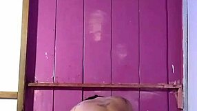 comendo a coroa gostosona depois de trocar seu chuveiro