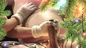 Tattooed Housewife Gives Christmas Handjob and Blowjob to Neighbor