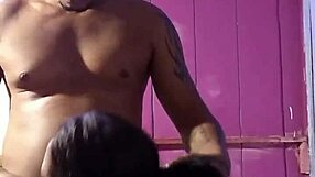 comendo a coroa gostosona depois de trocar seu chuveiro