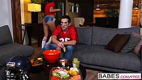 Nerdy Babe Snacks On Cock