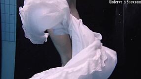 Andrejka’s amazing underwater stunts in the pool