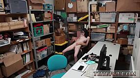 Police Solo Suspect Caught Red-Handed by Store Associate