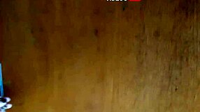 Young girl in towel seduces pizza guy for intense facial cumshot