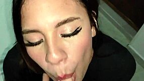 Moja latinska Kolumbijka me zove jer je sama i želi veliki kurac u usku pičku, najbolja je!