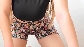 i show off my perfect body and bouncing boobs in solo tease