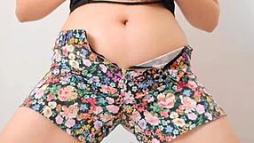 i show off my perfect body and bouncing boobs in solo tease