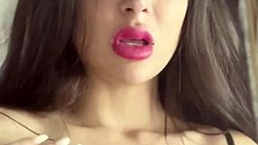 I masturbate in my friend's room while she's in the shower 😏