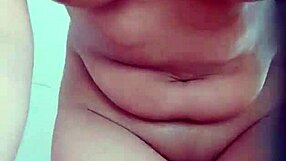 Amateur Abby2901 sends silly videos on WhatsApp in 2021