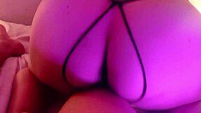 madrastra cachonda seduce a su hijastro y le saca la leche ense�andole la concha y el culo al final lo limpia con la lengua como buena puta latina en newyork usa