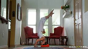 dirty masseur stretches jenni lee and johnny sins with pants pulling